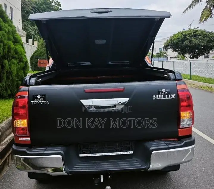 Toyota Hilux 2.5 Diesel 2020 Red
