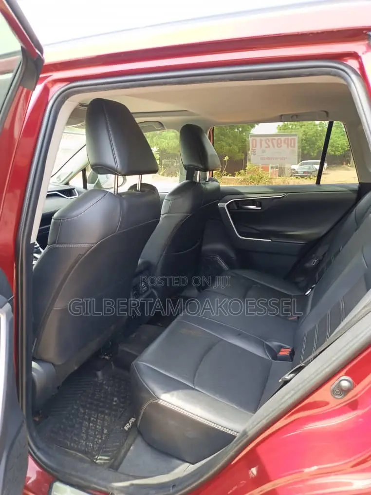 Toyota RAV4 2019 Red