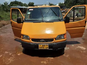 Ford Transit 1995 Yellow