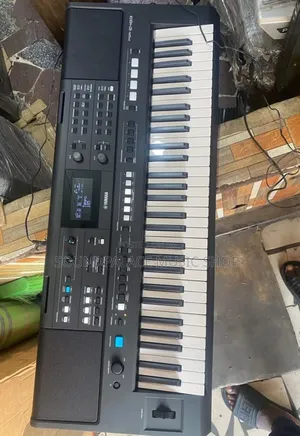 Yamaha PSR-E483 Portable Keyboard