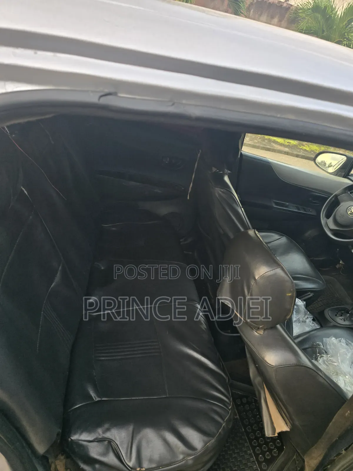 Toyota Vitz 2012 Silver