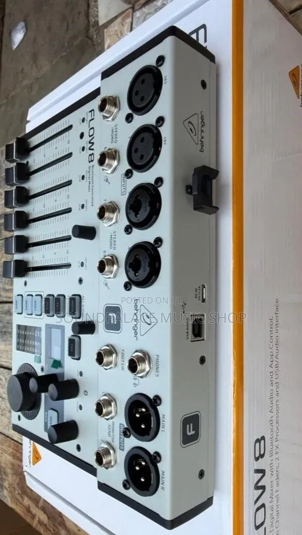 Behringer Flow 8 Digital Mixer