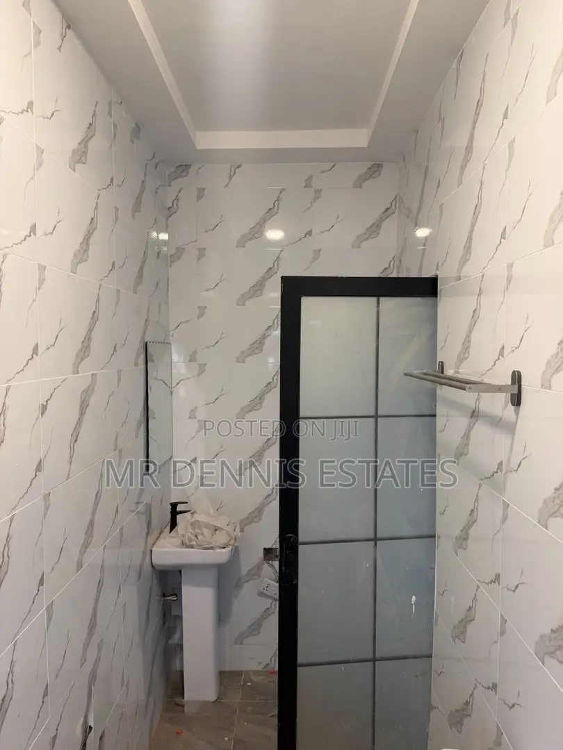 1bdrm Room & Parlour in Westhills, Weija Junction for rent