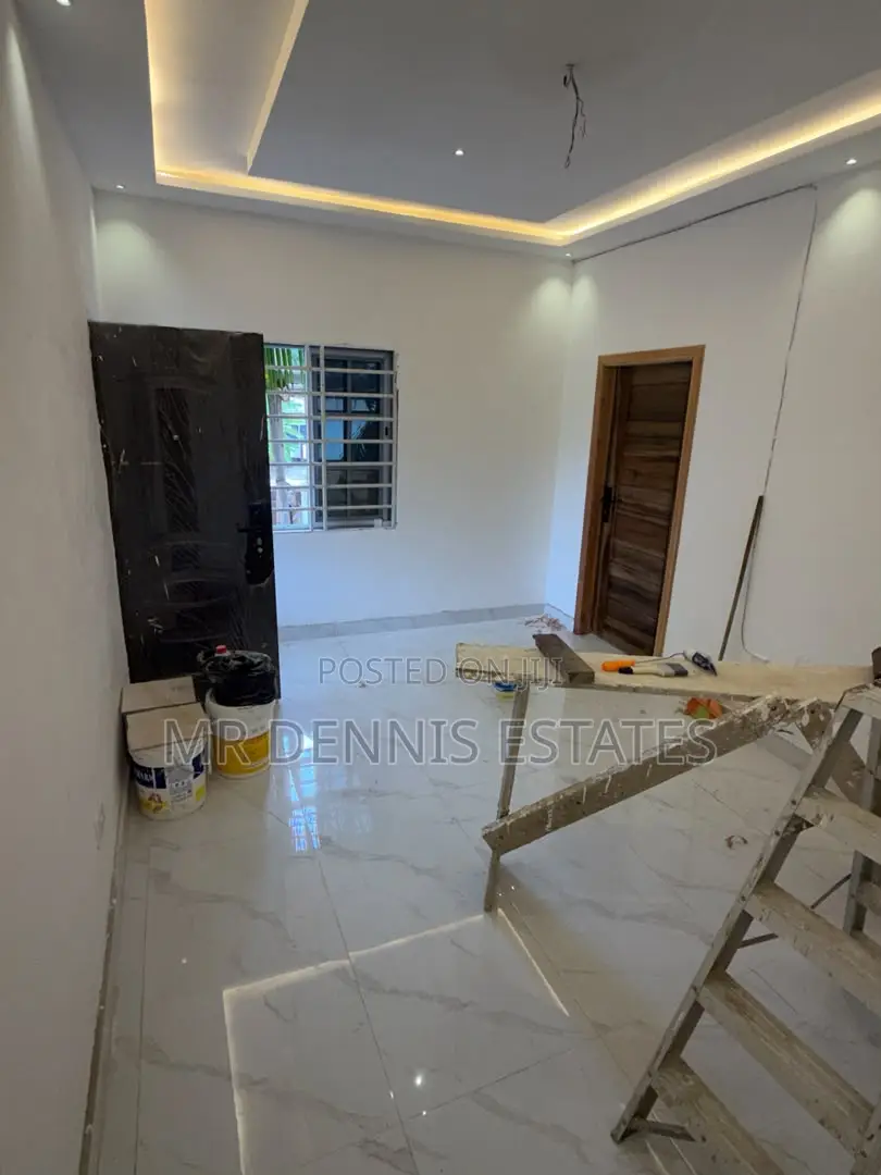 1bdrm Room & Parlour in Westhills, Weija Junction for rent