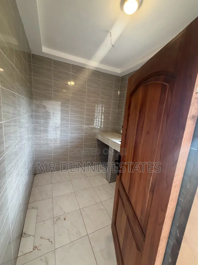 1bdrm Room & Parlour in Westhills, Weija Junction for rent