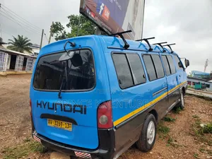 Hyundai H-100 2004 Blue