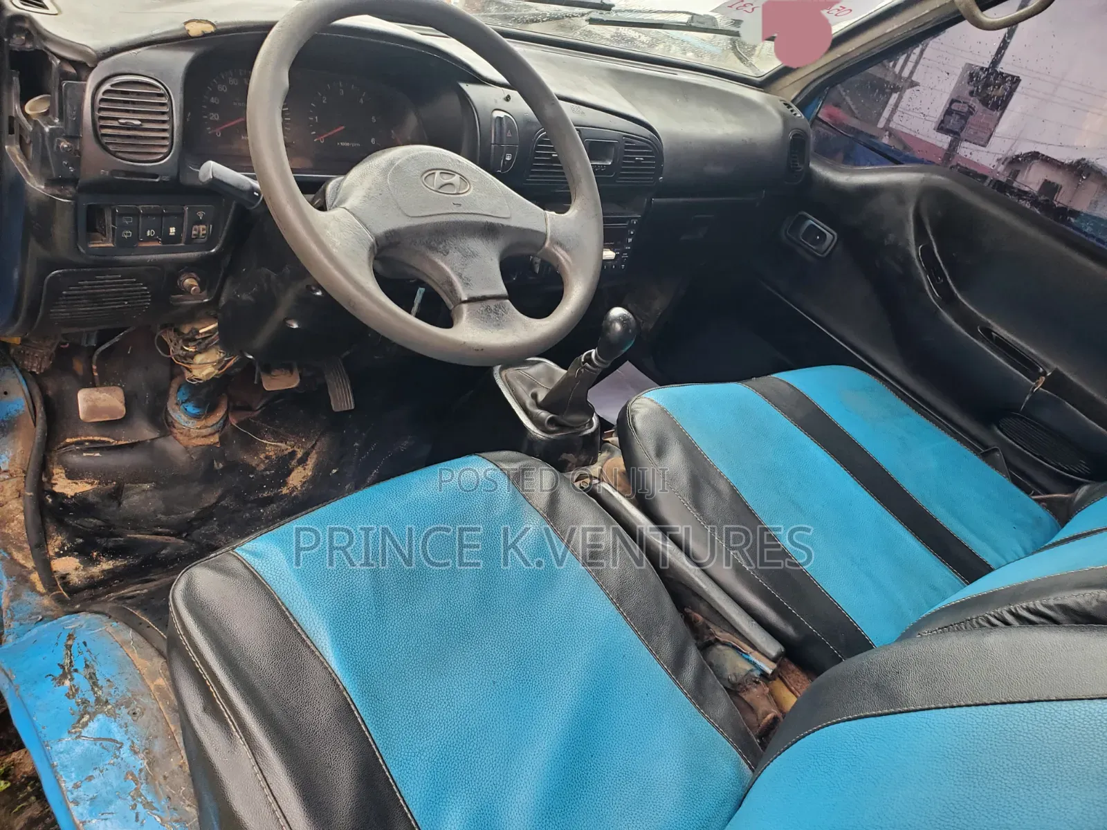 Hyundai H-100 2004 Blue