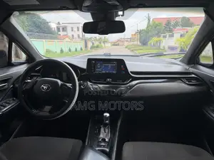 Toyota C-HR XLE FWD Sport Utility (2.0L 4cyl 2AM) 2018 Black