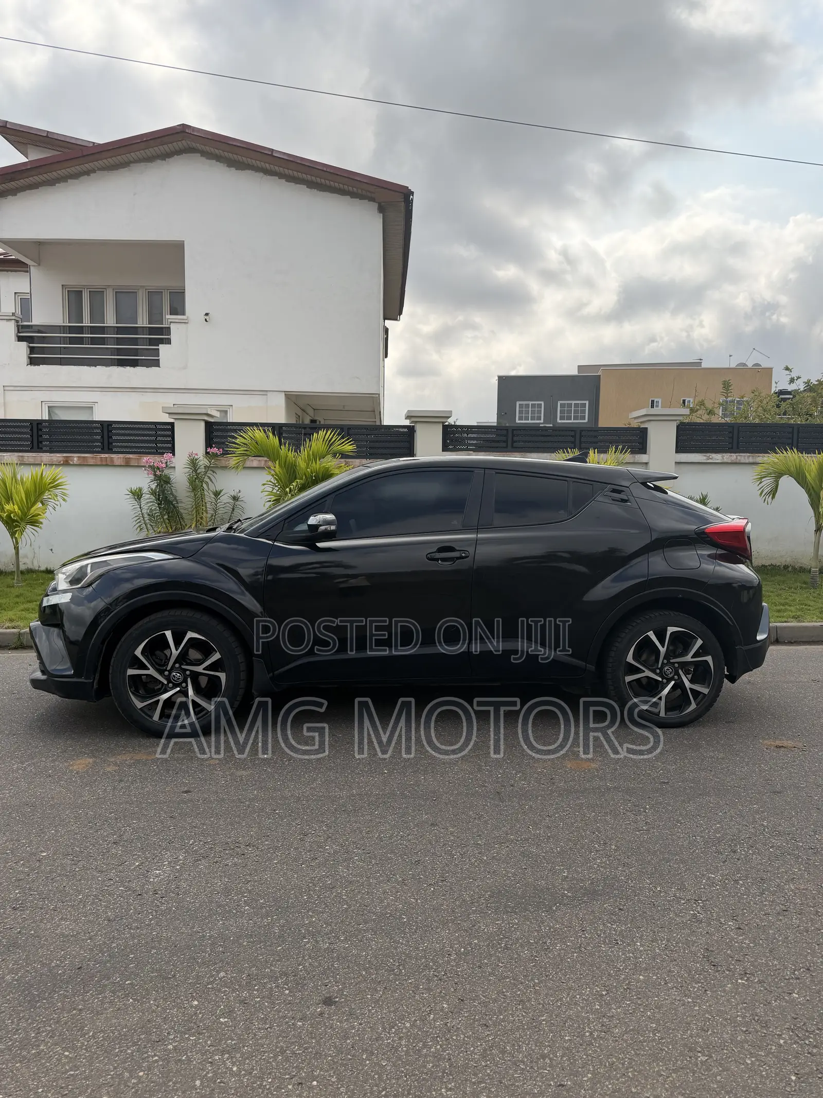 Toyota C-HR XLE FWD Sport Utility (2.0L 4cyl 2AM) 2018 Black