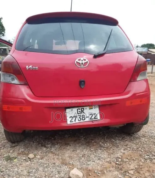 Toyota Vitz 2010 Red