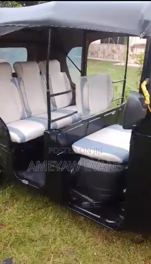 Bajaj RE 2022 Black