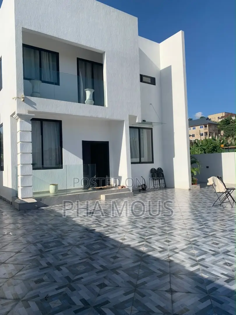 3bdrm House in Pokuase for sale