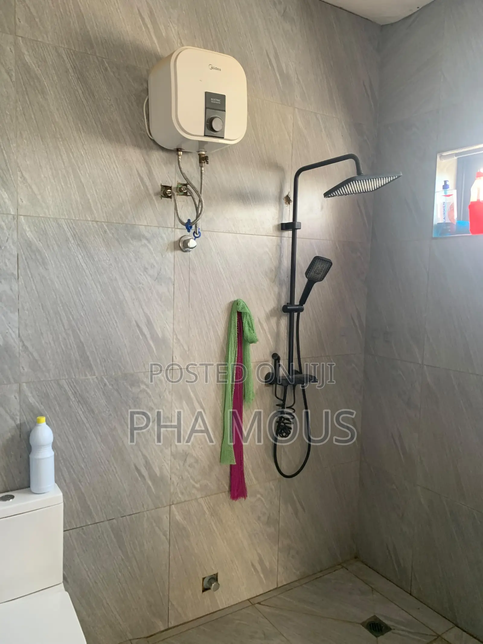 3bdrm House in Pokuase for sale