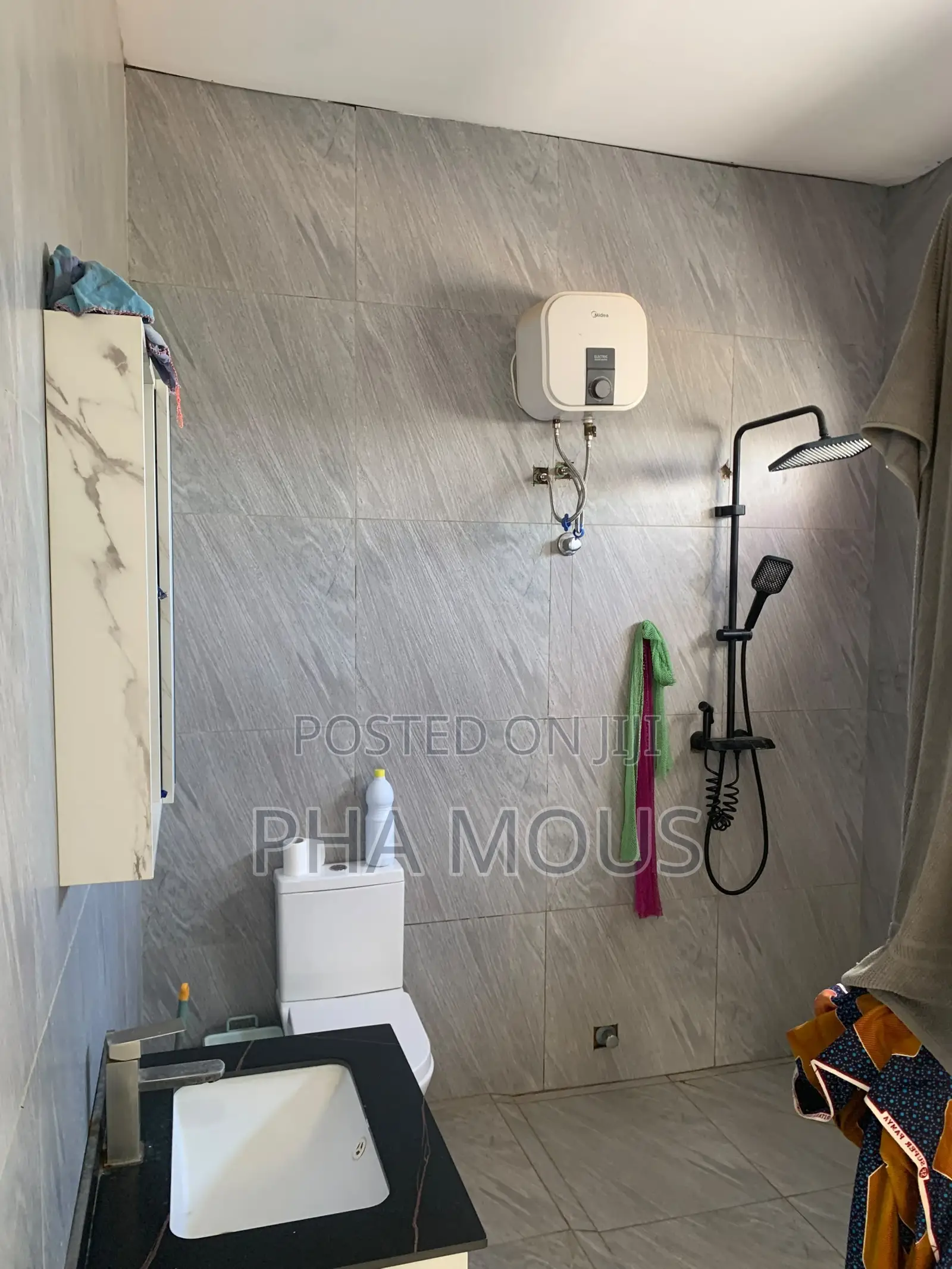 3bdrm House in Pokuase for sale
