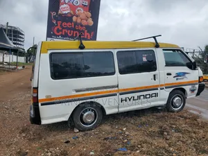Hyundai H1 2004 White