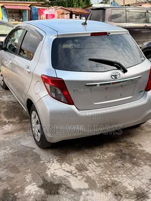 Toyota Vitz 1.3 FWD 3dr 2011