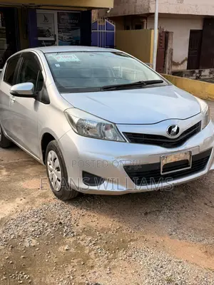 Toyota Vitz 1.3 FWD 3dr 2011