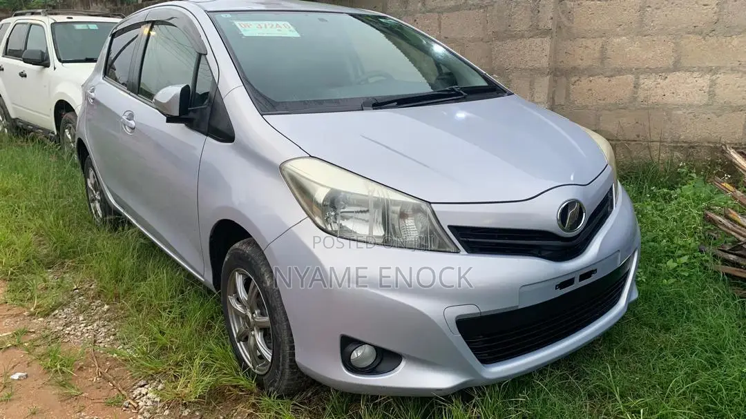 Toyota Vitz 1.3 AWD 5dr 2013 Silver
