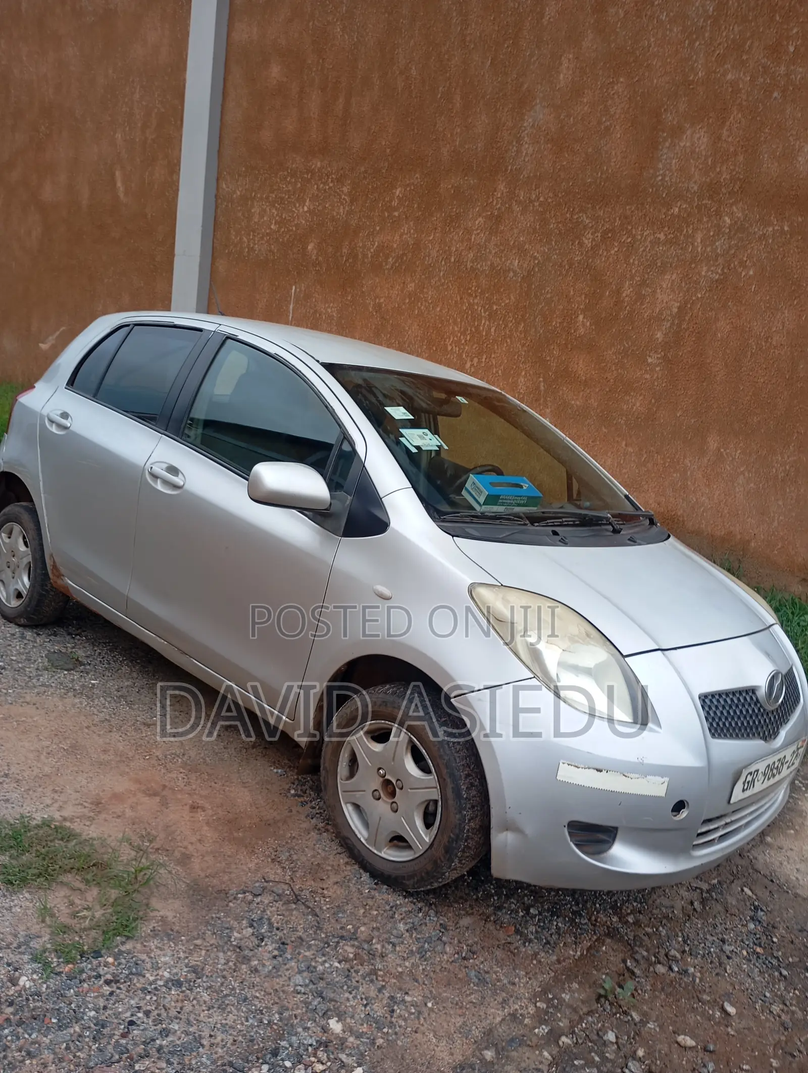 Toyota Vitz 2010 Gray