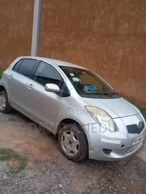 Toyota Vitz 2010 Gray