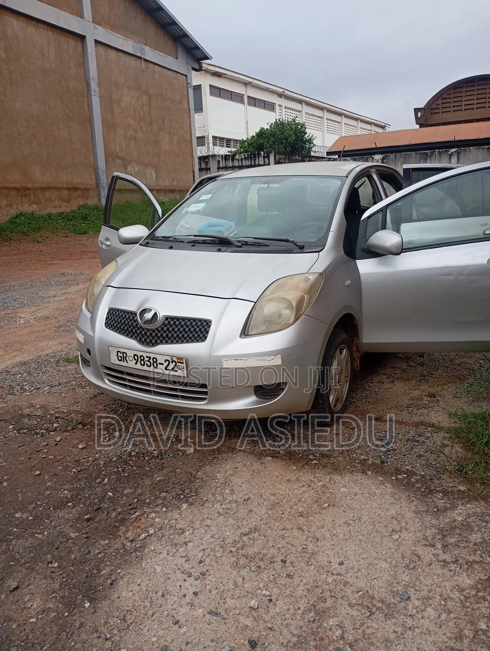 Toyota Vitz 2010 Gray