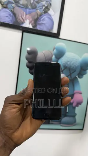 Apple iPhone SE (2022) 128 GB Black