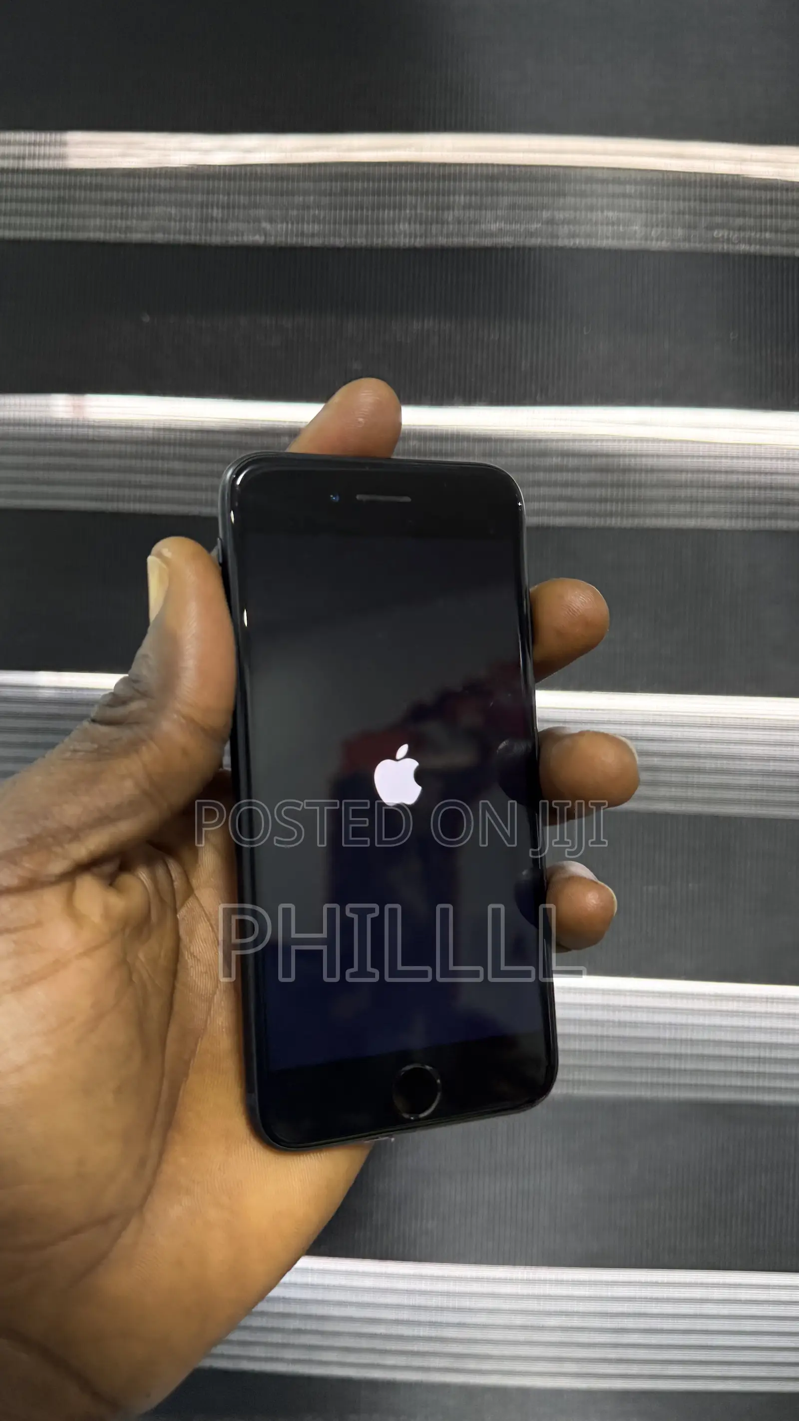 Apple iPhone SE (2022) 128 GB Black