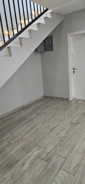 4bdrm Duplex in Legacy Solid Real, Tseaddo for rent