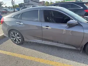 Honda Civic Touring Coupe 2019 Gray