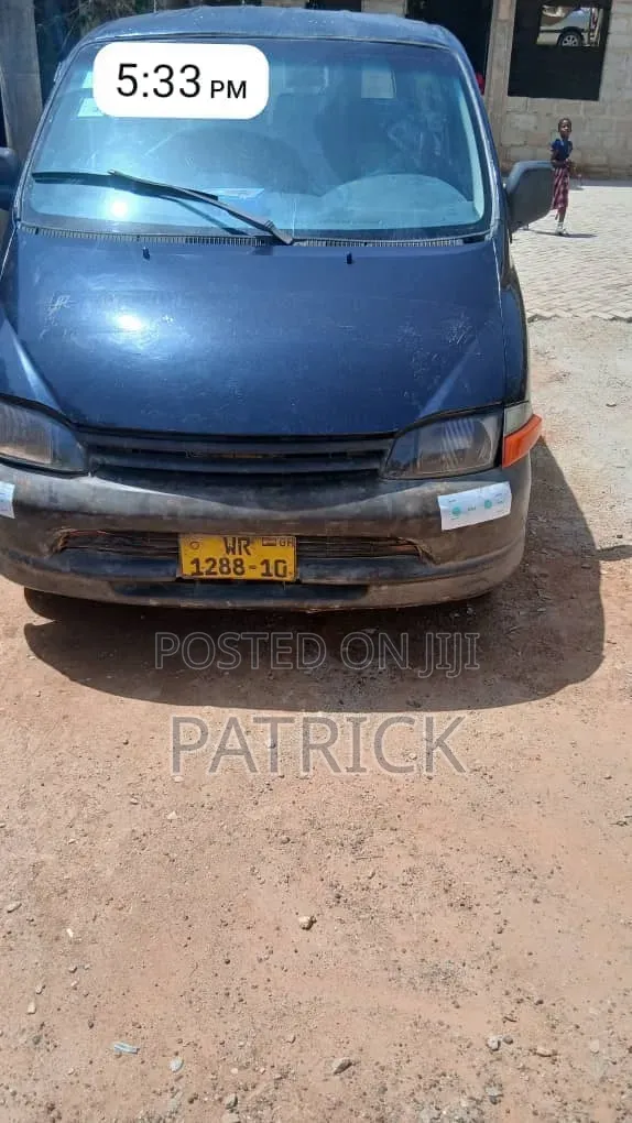 Toyota HiAce 2004 Black