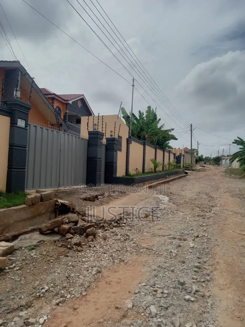 3bdrm House in Night Market Tantra, Ola Achool Area for rent