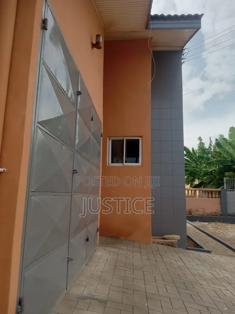 3bdrm House in Night Market Tantra, Ola Achool Area for rent