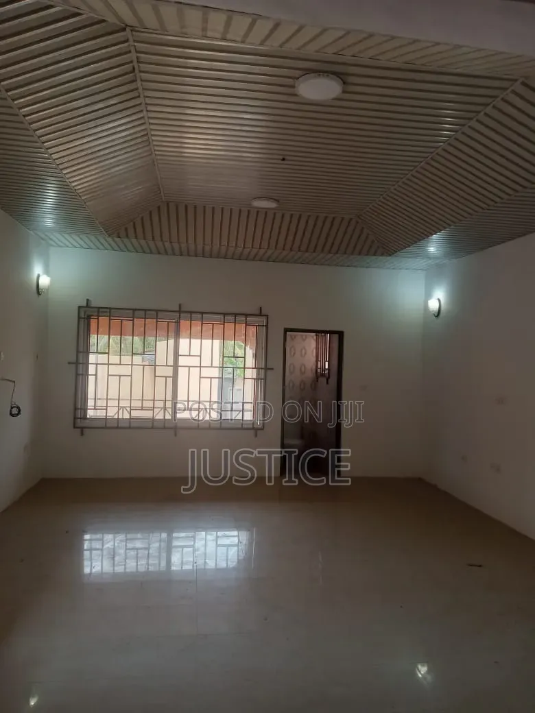 3bdrm House in Night Market Tantra, Ola Achool Area for rent