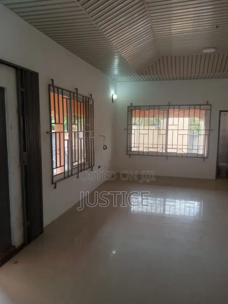 3bdrm House in Night Market Tantra, Ola Achool Area for rent