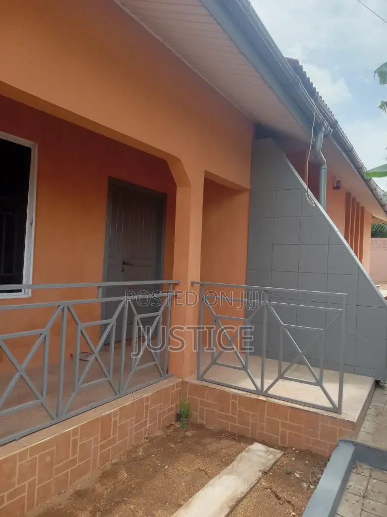 3bdrm House in Night Market Tantra, Ola Achool Area for rent