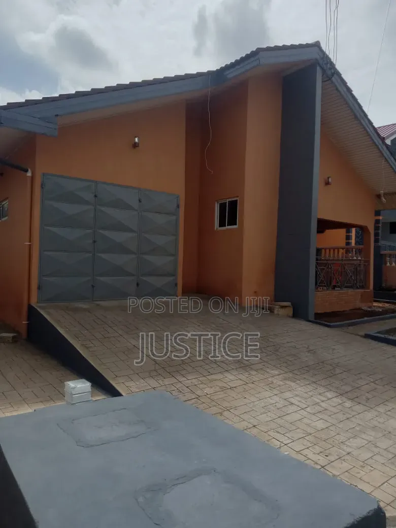 3bdrm House in Night Market Tantra, Ola Achool Area for rent