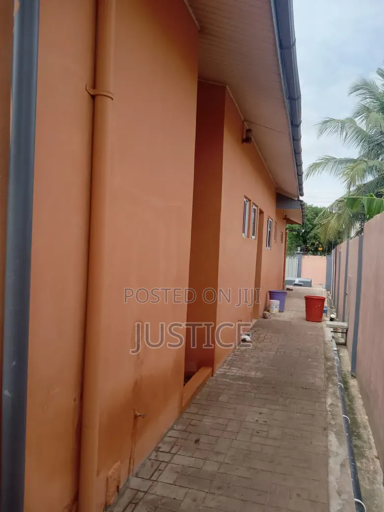3bdrm House in Night Market Tantra, Ola Achool Area for rent
