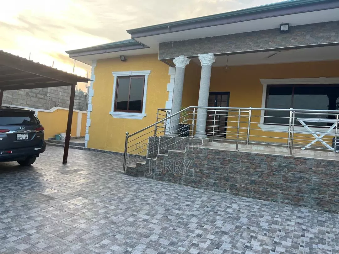 4bdrm House in Pokuase for sale