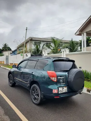 Toyota RAV4 2010 Green
