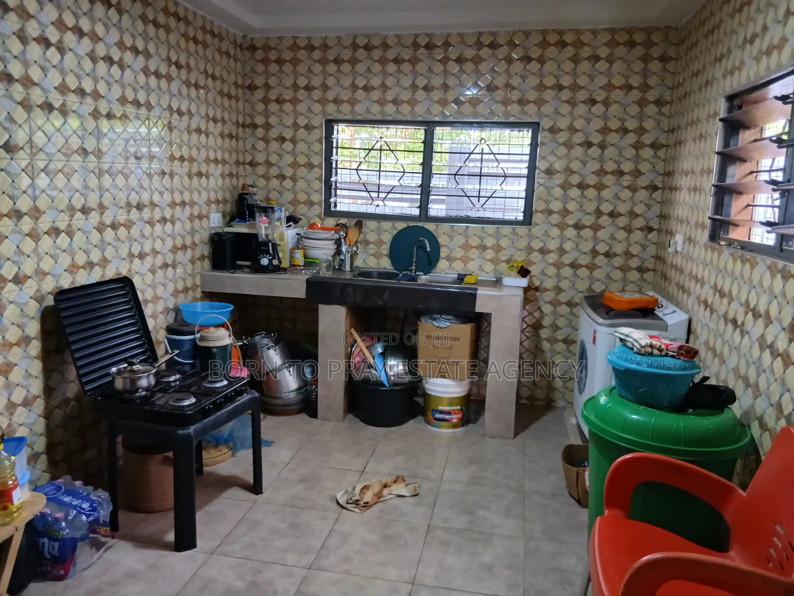 3bdrm Apartment in Born 2 Pray Esate, Ejisu-Juaben Municipal for rent