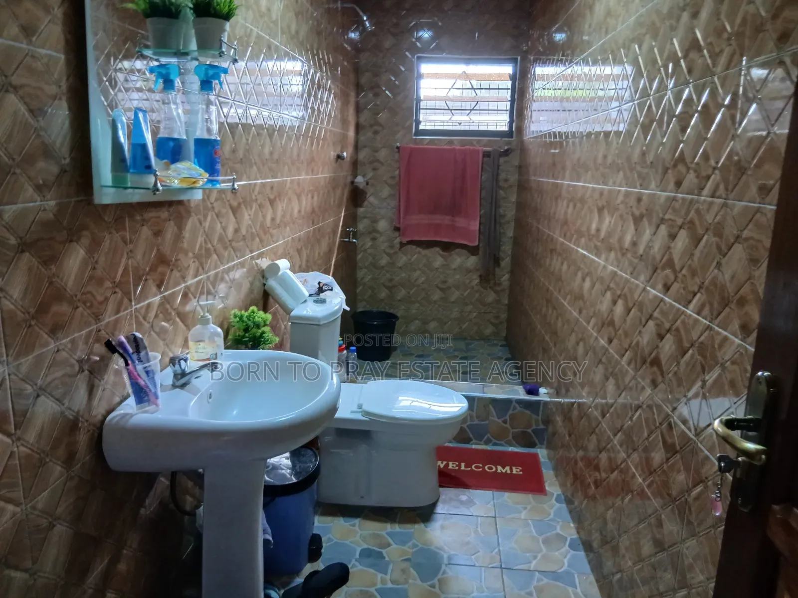 3bdrm Apartment in Born 2 Pray Esate, Ejisu-Juaben Municipal for rent