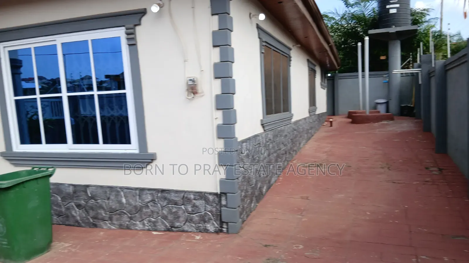 3bdrm Apartment in Born 2 Pray Esate, Ejisu-Juaben Municipal for rent