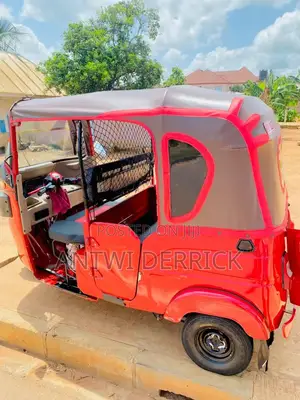 Bajaj Boxer 125 2025 Red