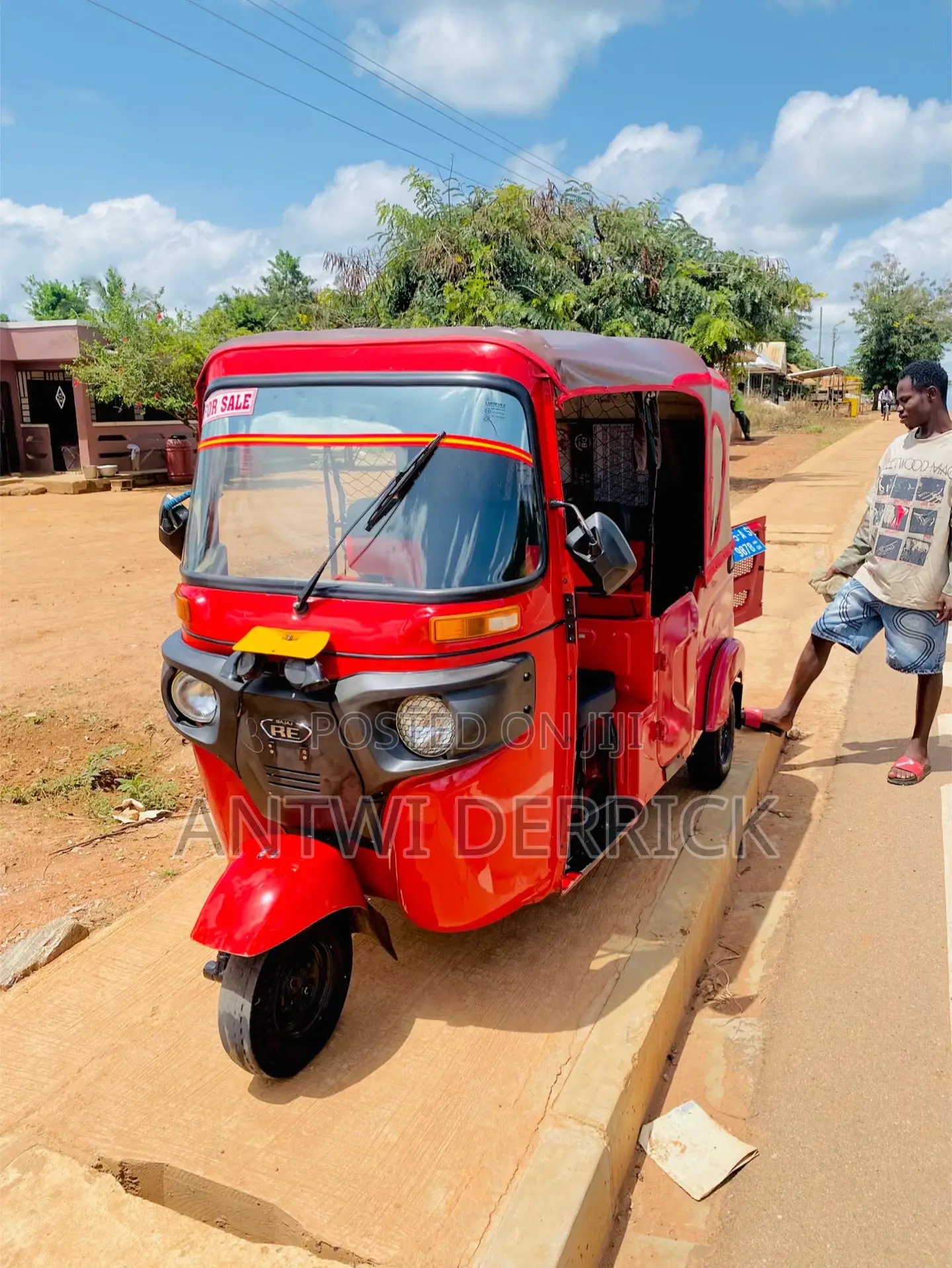 Bajaj Boxer 125 2025 Red
