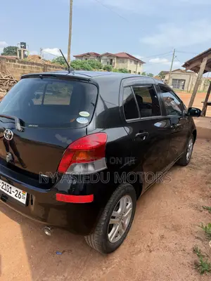 Toyota Vitz 1.5 FWD 3dr 2010 Black