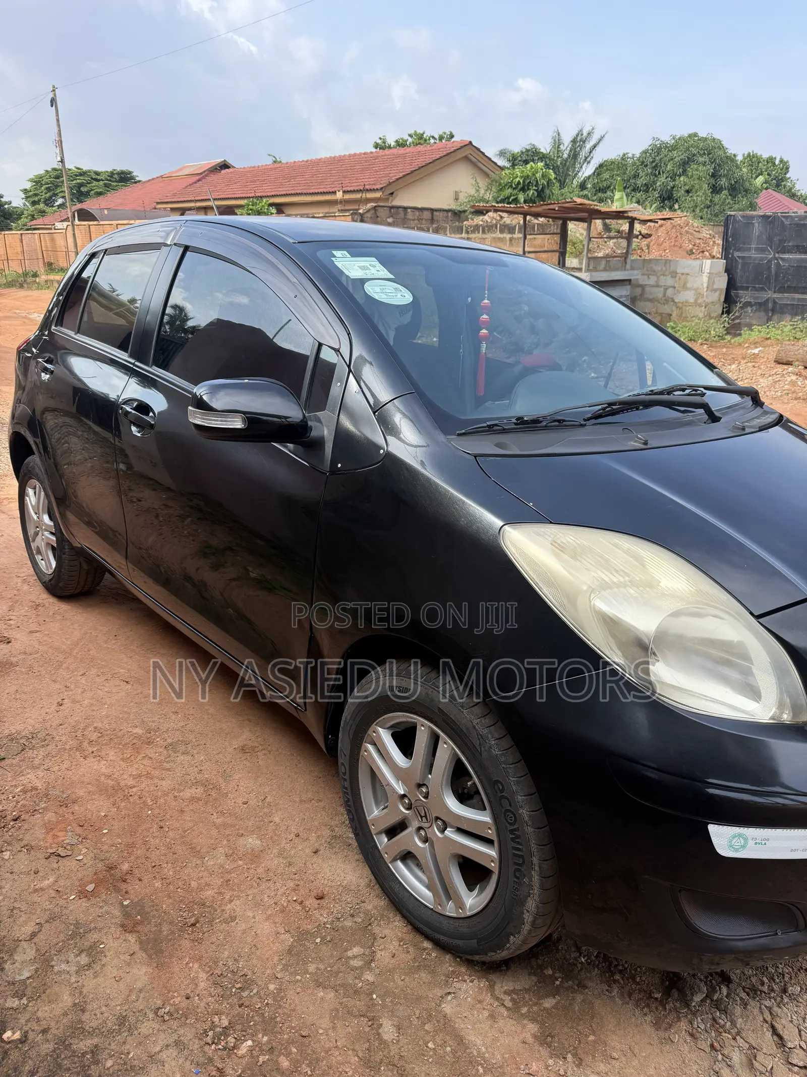 Toyota Vitz 1.5 FWD 3dr 2010 Black