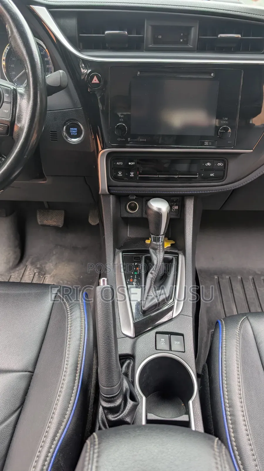Toyota Corolla XSE (1.8L 4cyl 2A) 2019