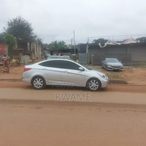 Hyundai Accent SE Sedan 2016 Silver