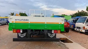 Hyundai 5ton 8holes Big Headlight Manual Engine