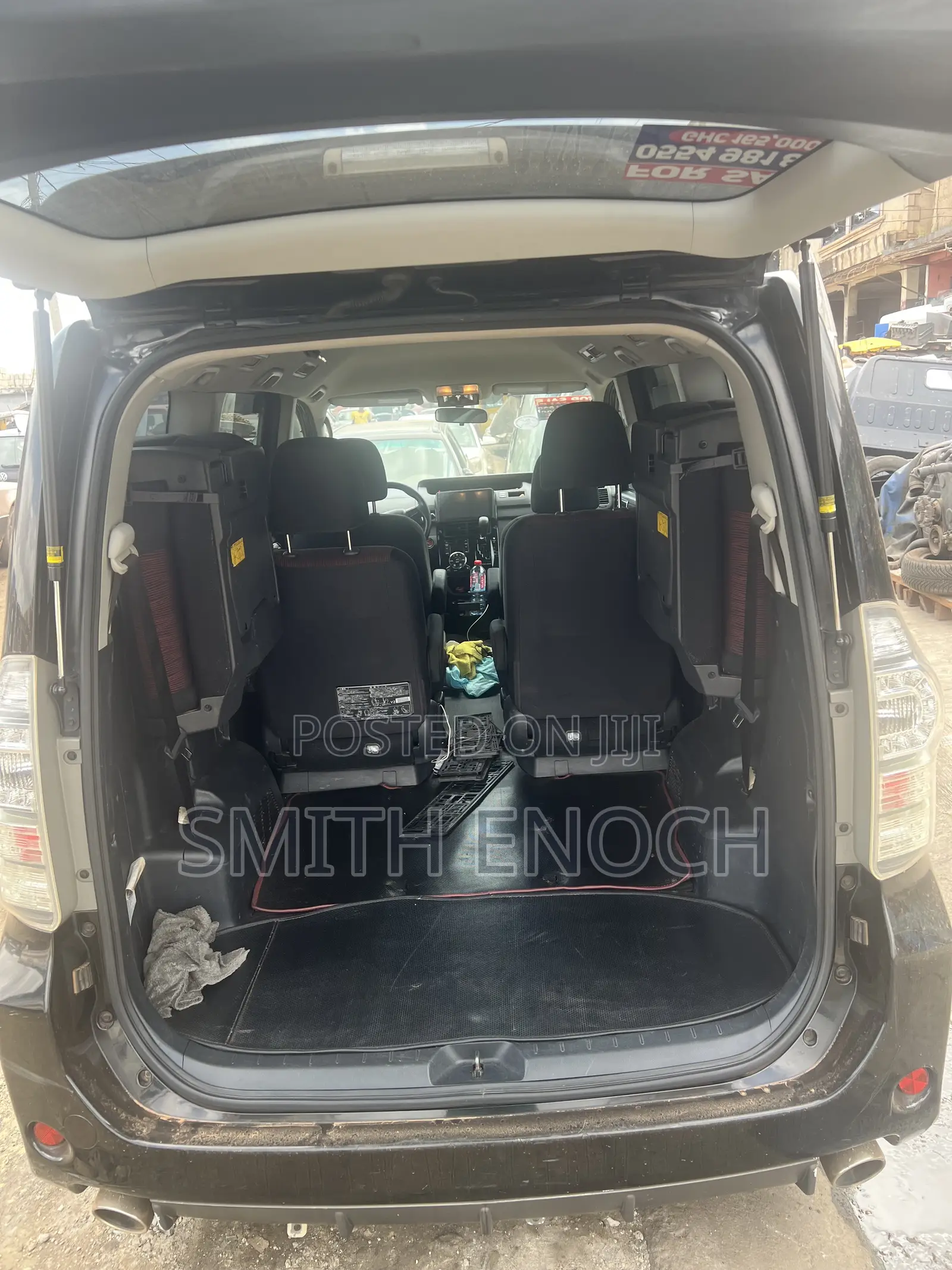 Toyota Voxy V 2WD 7-Seater 2010 Black